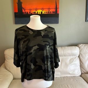Womens XL Camouflage New with Tags loose fit active wear top Go - Dry